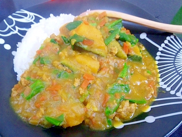 カボチャとほうれん草のキーマカレー