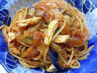 ささみとナスと玉ねぎのケチャップ醤油パスタ