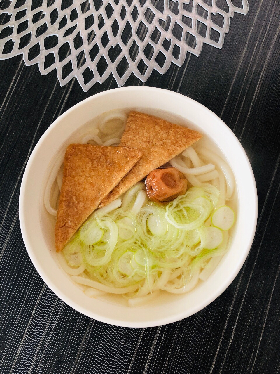 旨味◎いなり揚げと梅干しの優しいうどん