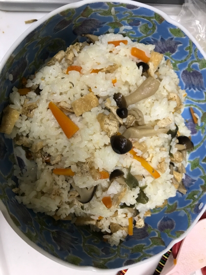 簡単でご馳走感あり♪いなりちらし寿司