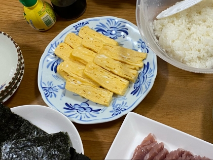 かなり手軽にお寿司屋さんで食べる玉子焼き味に出来ました！

子供が喜ぶ味と見た目で、手巻き寿司が一段と美味しく食べれました！