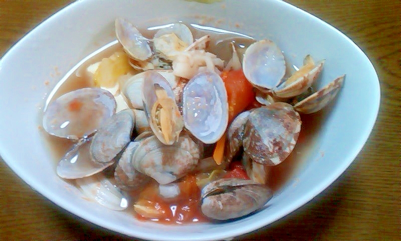 あさり貝と野菜のトマトスープ