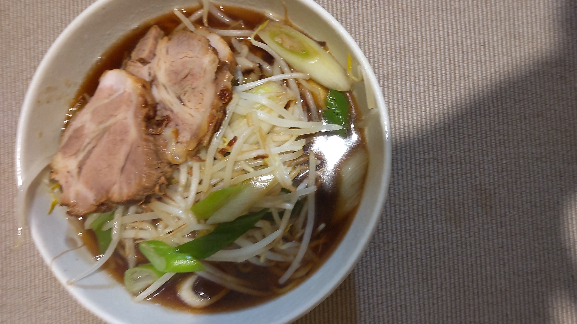 ネギもやし醤油ラーメン