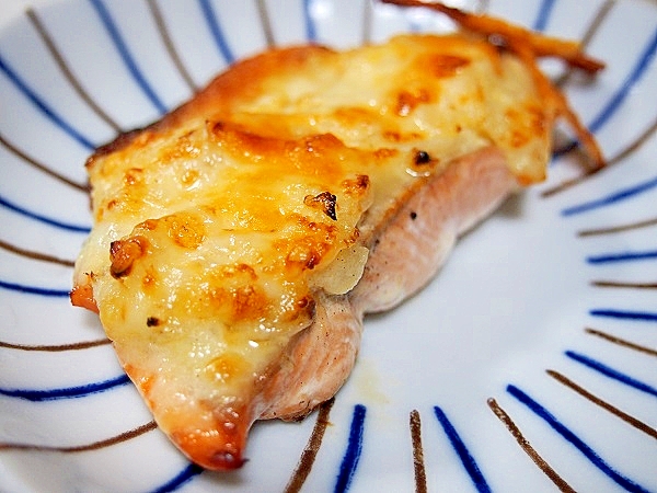 鮭のタルタルチーズ焼き