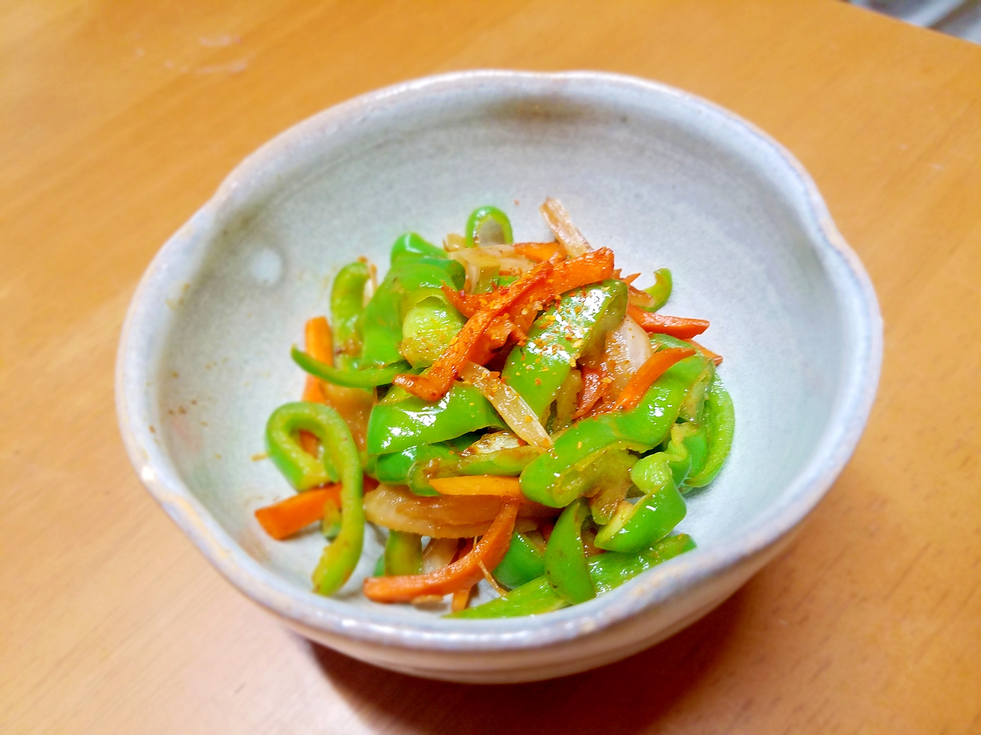 【お弁当に】ピーマンとにんじんの味噌炒め