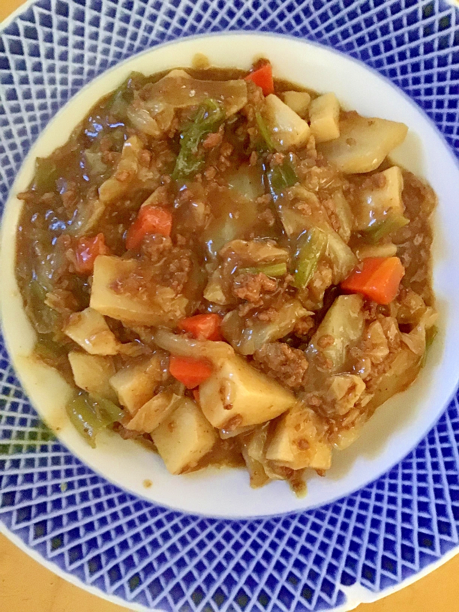 里芋と白菜のキーマカレー風。