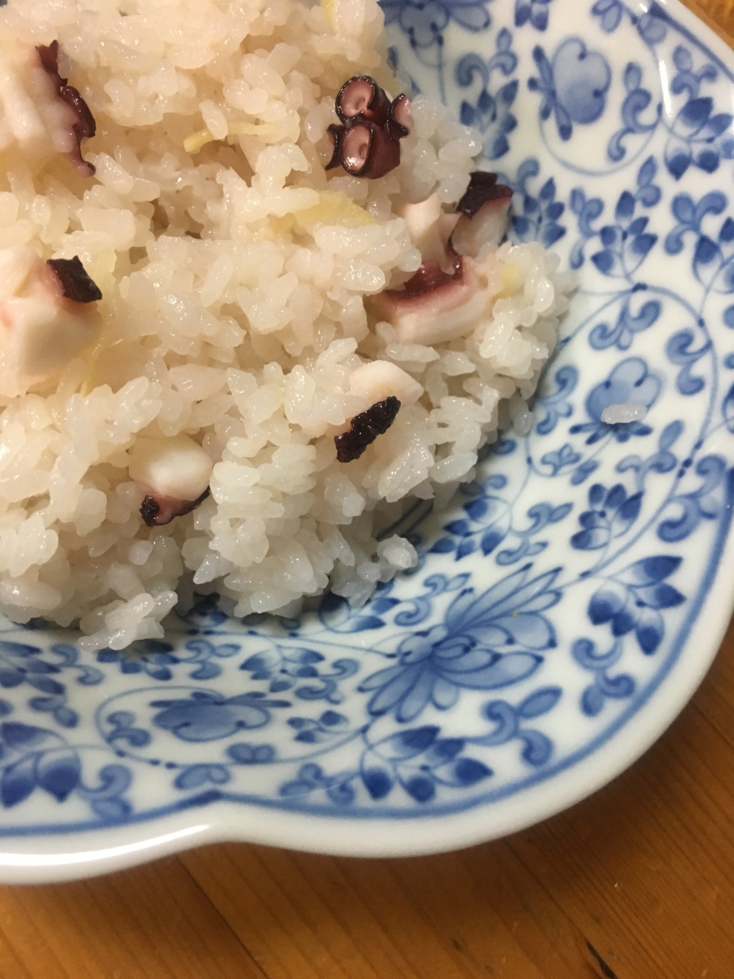 味付けは白だしのみ 優しい味のタコ飯