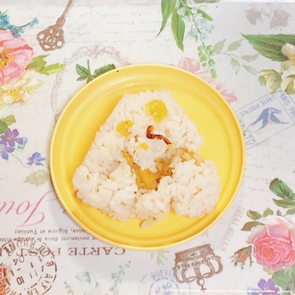 鶏皮☆鶏皮と人参と舞茸の炊き込みご飯