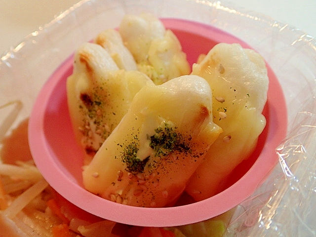 お弁当 笹かまぼこのチ一ズ焼き ト一スター使用 レシピ 作り方 By ぷ みぃまま 楽天レシピ