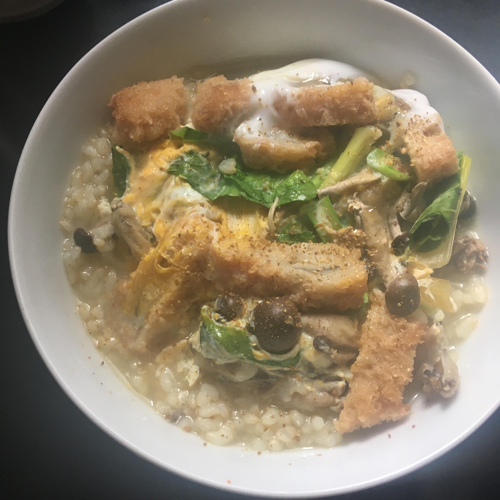 小松菜、しめじ、白身魚フライの卵玄米雑炊