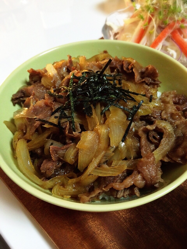 簡単で美味しい間違いないつゆだく牛丼 レシピ 作り方 By 食いしん坊ともりん 楽天レシピ