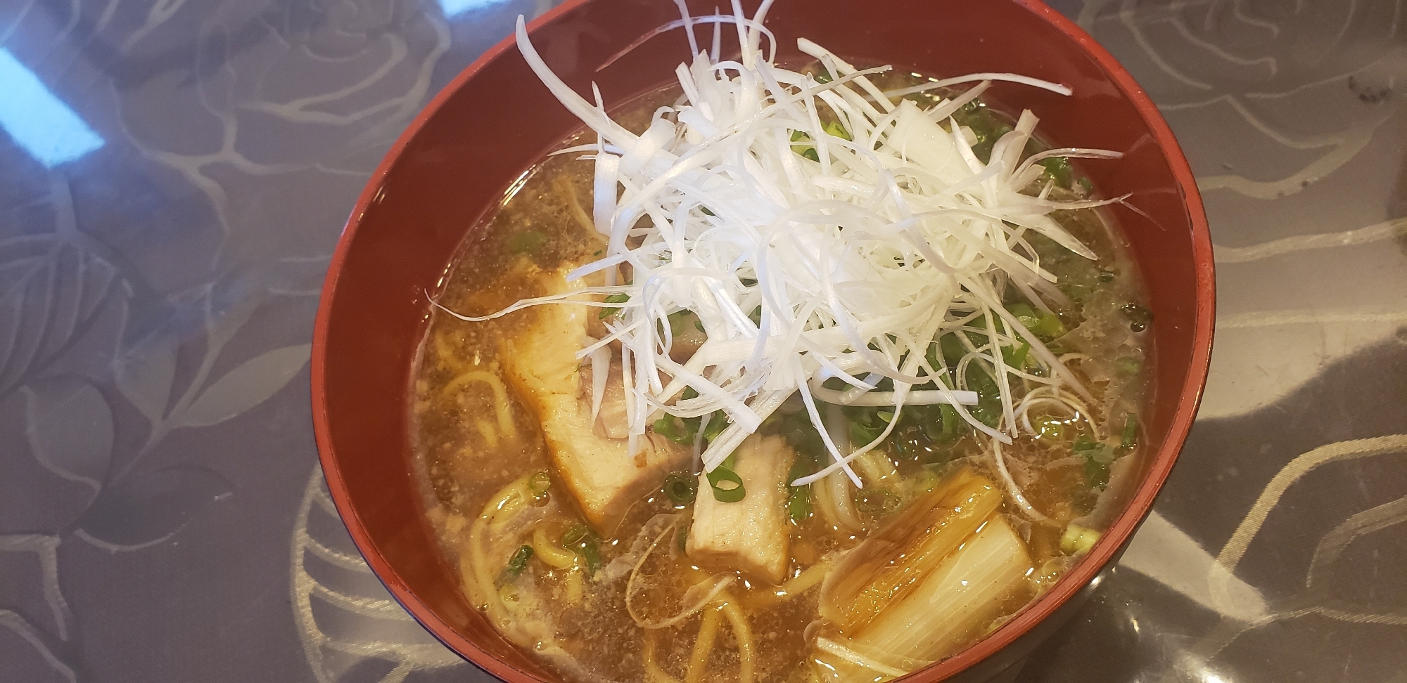 トリプルネギとふわとろチャーシュー麺