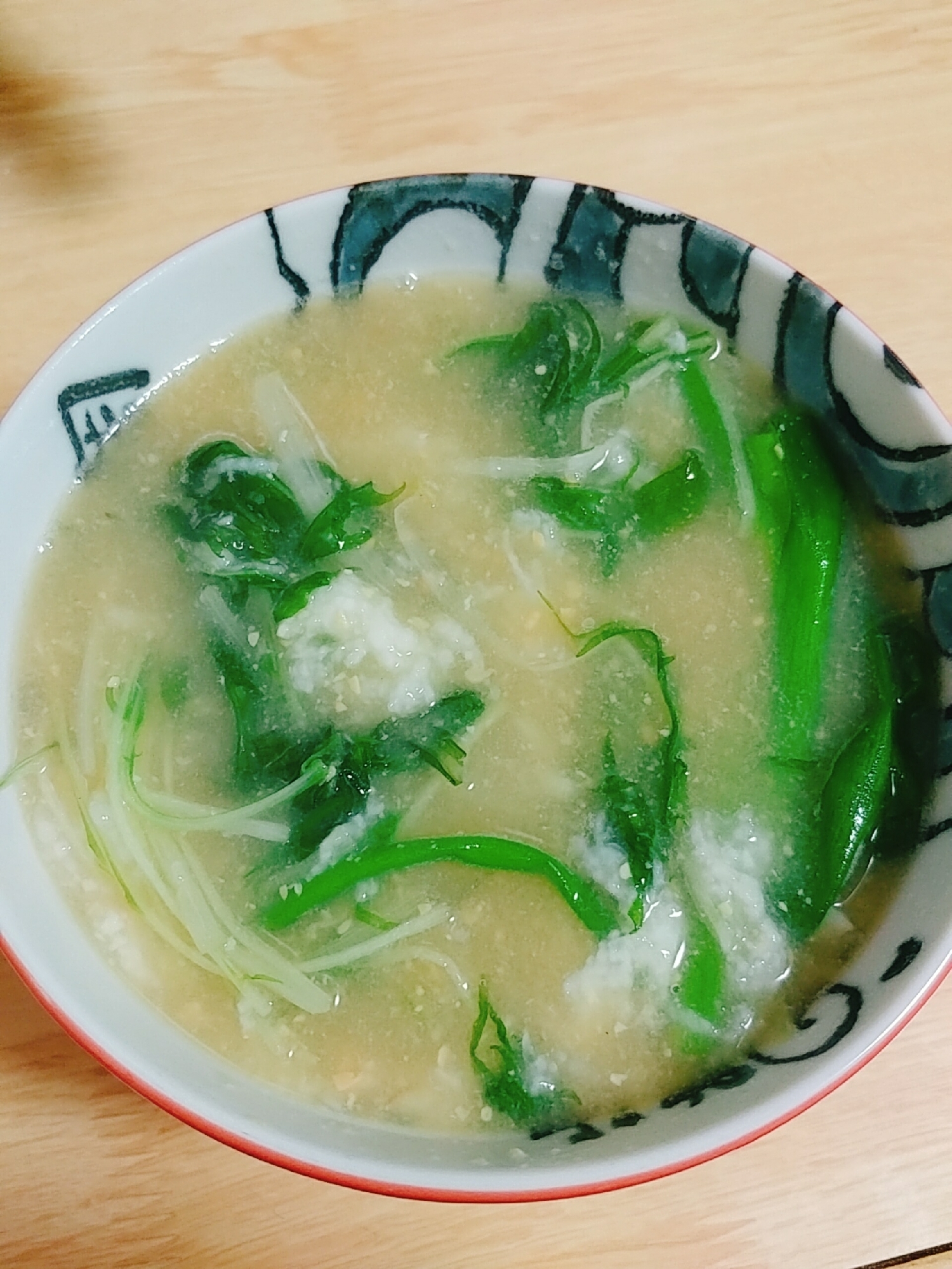 水菜　小ネギ　長芋のアゴだし味噌汁