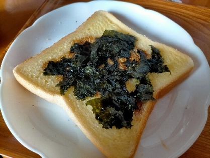 簡単♪朝ごパン♪焼き海苔のせバター醤油トースト