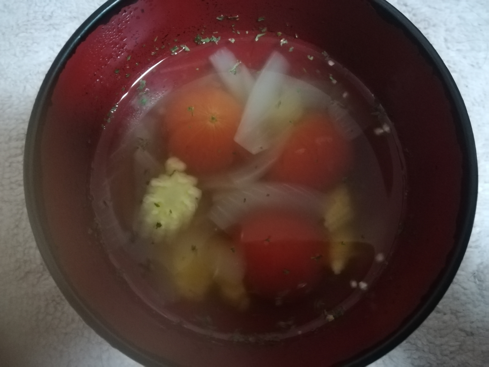 プチトマトとヤングコーンのコンソメスープ