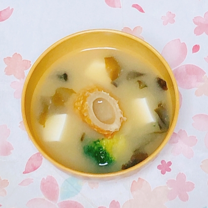 ブロッコリーとちくわの味噌汁