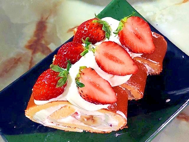 シフォンでひび割れなし!苺とバナナのフルーツロール