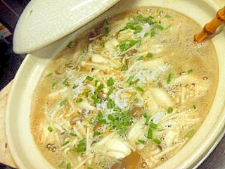☆土鍋で暖か優しい、キノコとシラス雑炊☆