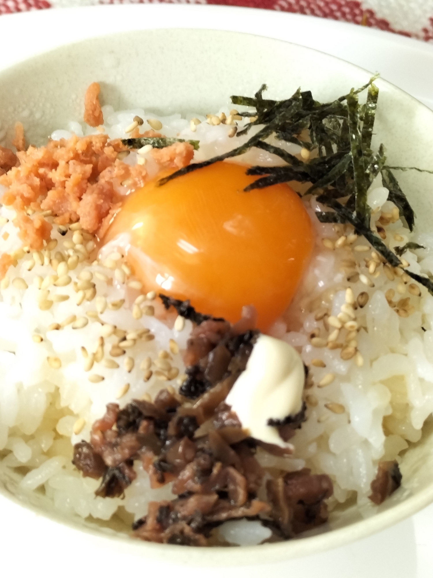 サケフレーク・刻み海苔・京漬物の卵かけご飯だよ〜♪