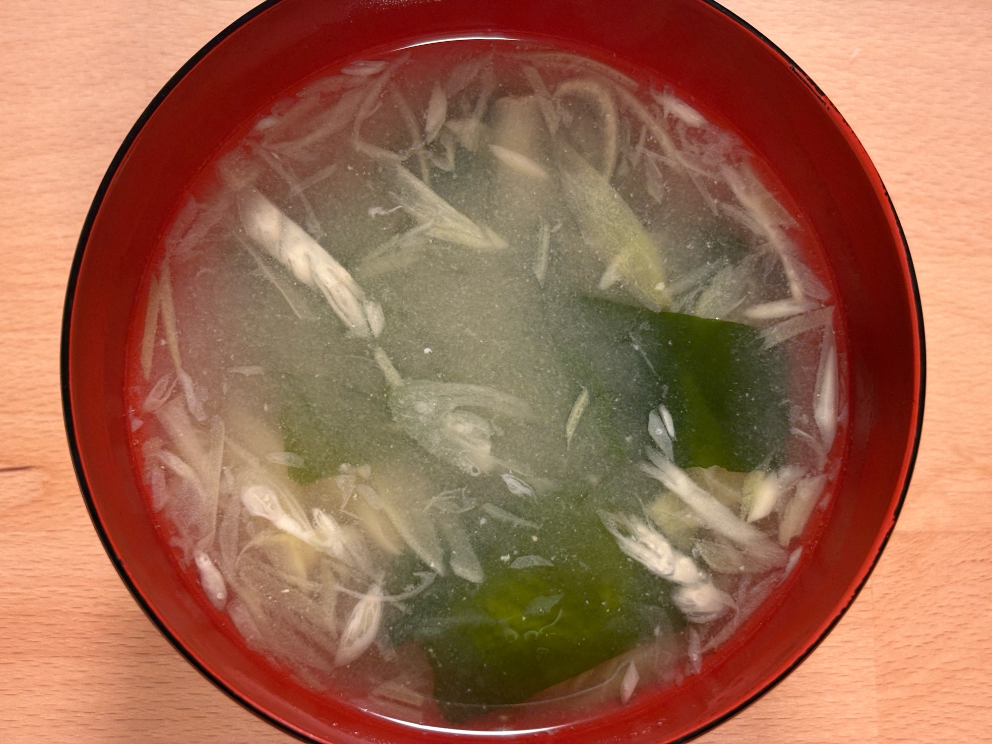 みょうがとわかめの味噌汁