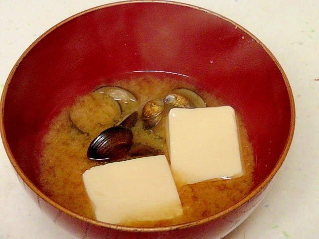 シジミと豆腐の味噌汁