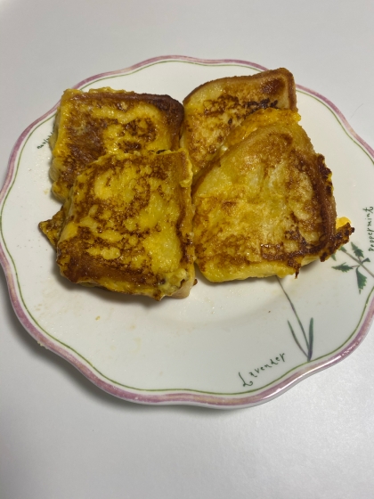 今回は半分の量で作ってみました。牛乳が多めなのでもちもちで旨味が溢れ出てくるフレンチトーストができました。美味しかったです。またリピートしてみたいと思います！