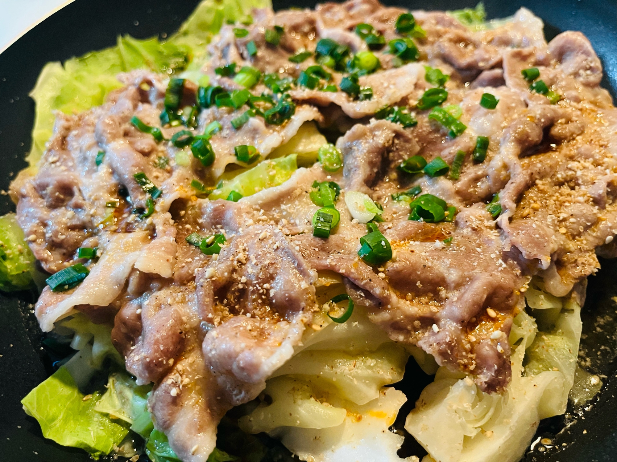 フライパンで·͜· ᕷキャベツと豚バラの蒸し煮