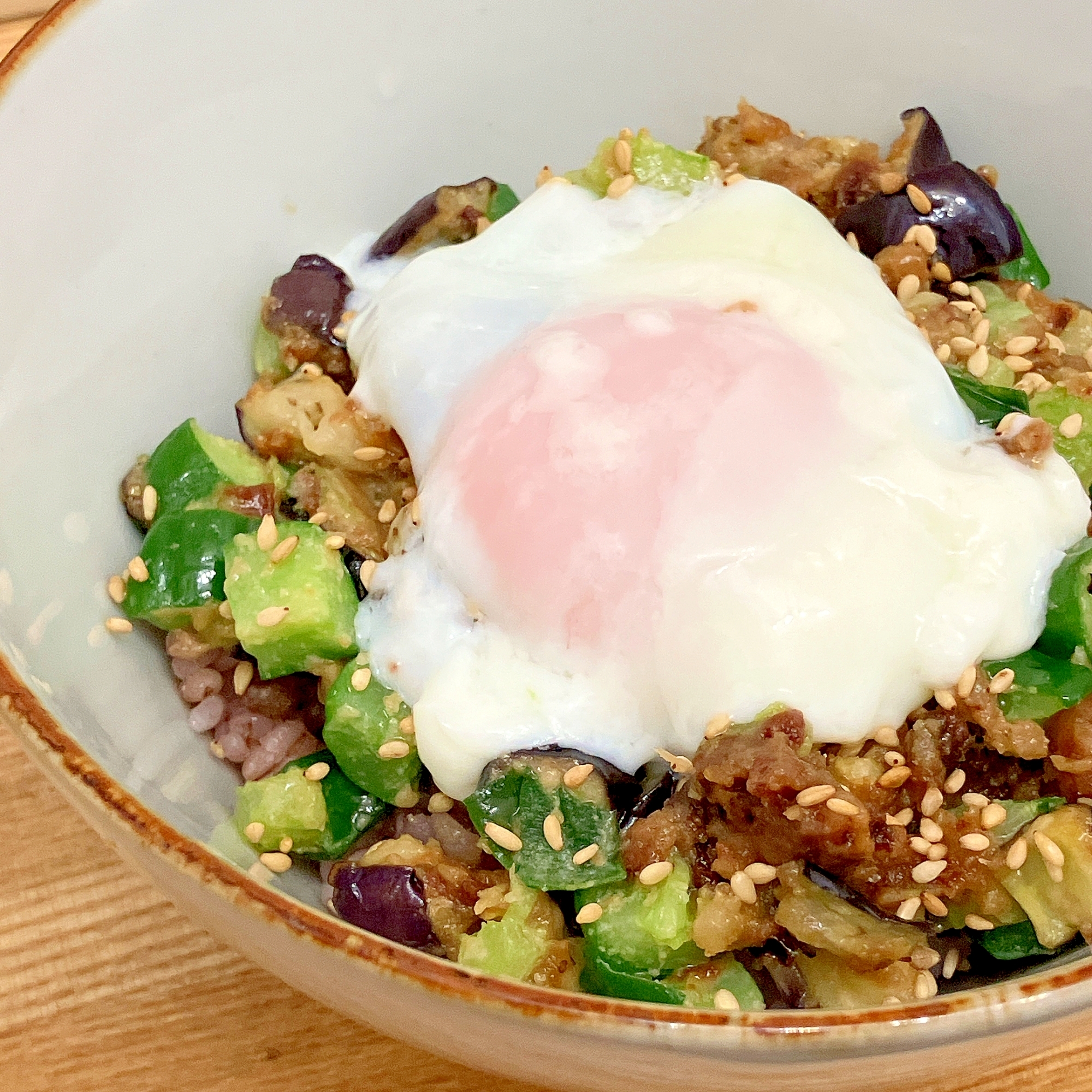 甘辛!なすときゅうりのゴマみそ丼