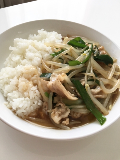 ランチに作りました！
ご飯にかけて頂きましたがパパッと作れて美味しかったです！
麺にかけても美味しそうだったので次回は麺にかけて頂きたいと思います。