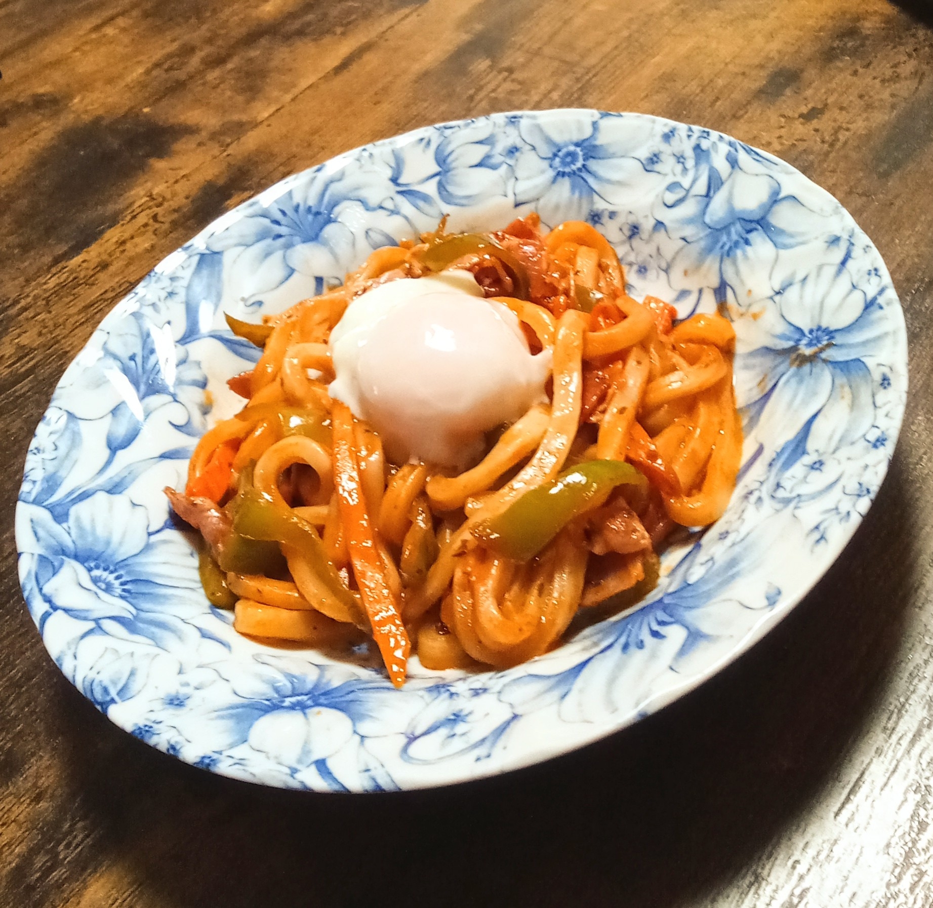 温泉卵のせて！うどんナポリタン