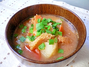 干し鱈とじゃが芋のピリ辛味噌スープ