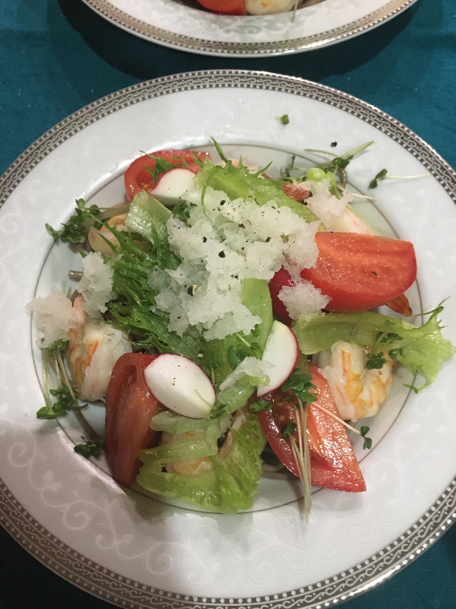 エビと野菜の冷たい蕎麦パスタ