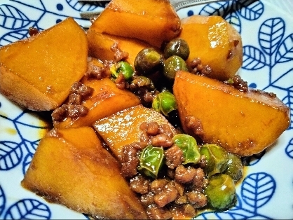ひき肉とジャガイモで、ジャガイモのそぼろ煮