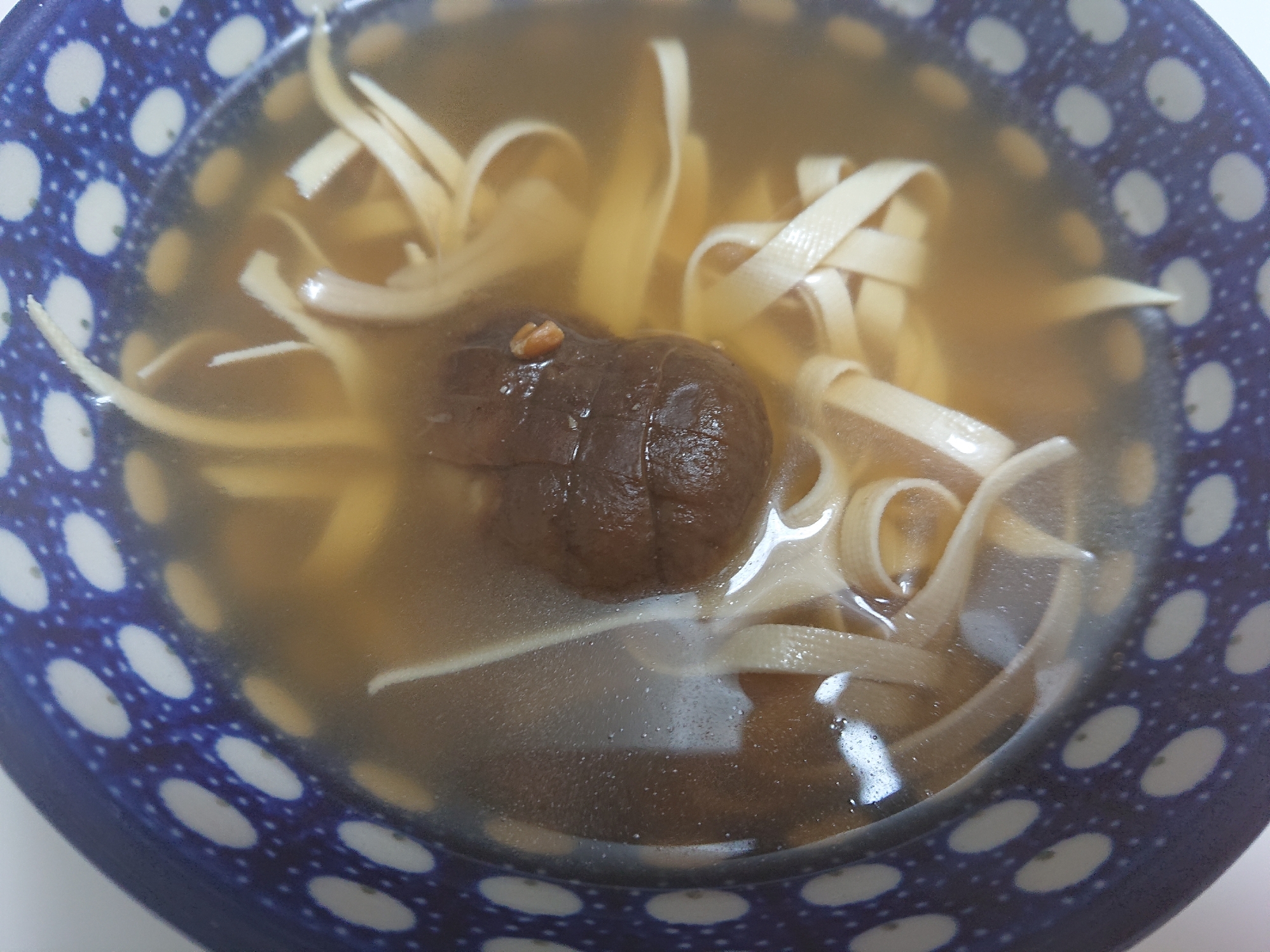椎茸と乾豆腐の味噌汁