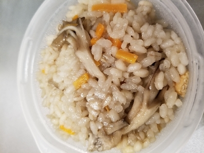 土鍋で炊きました！土鍋で炊き込みご飯はやっぱりちょっとコツがいりましたが、美味しくできました！