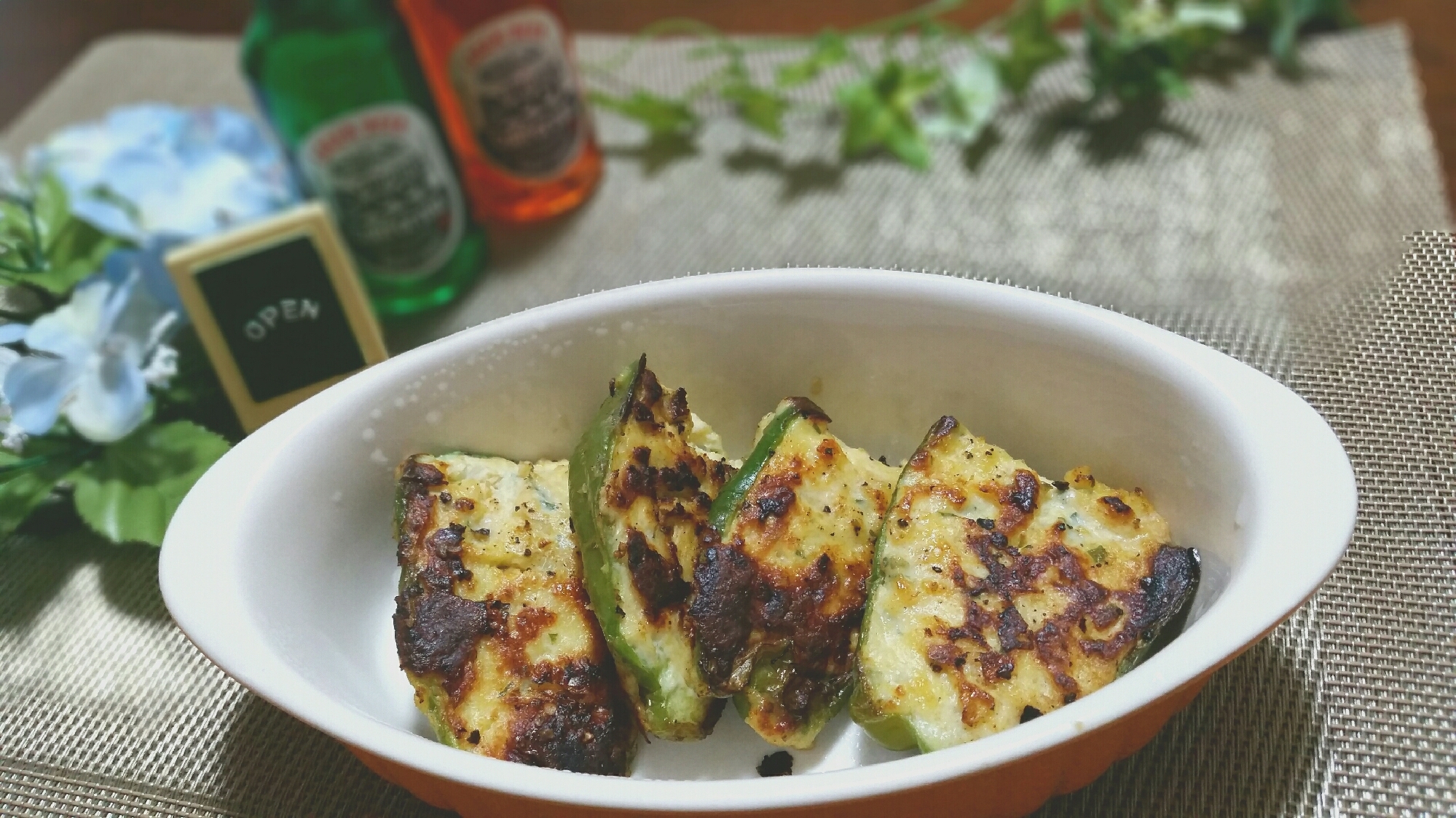 ピーマンの肉詰めレモンペッパー風味