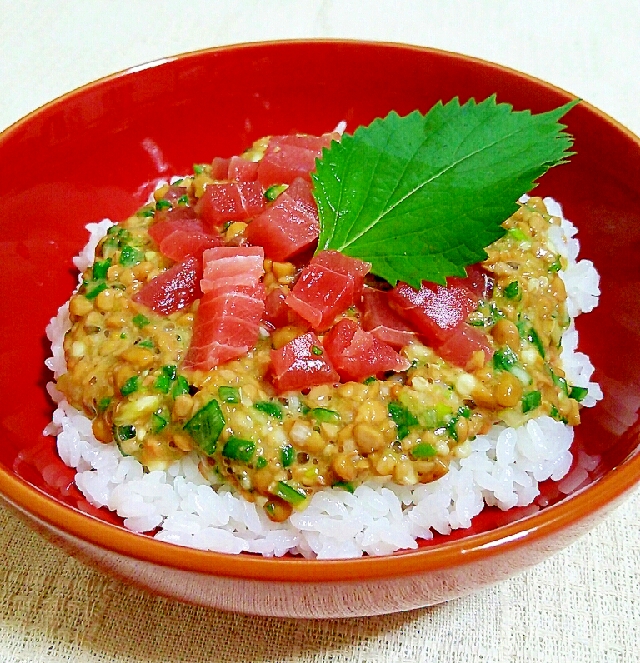 叩きオクラとマグロのネバネバ丼