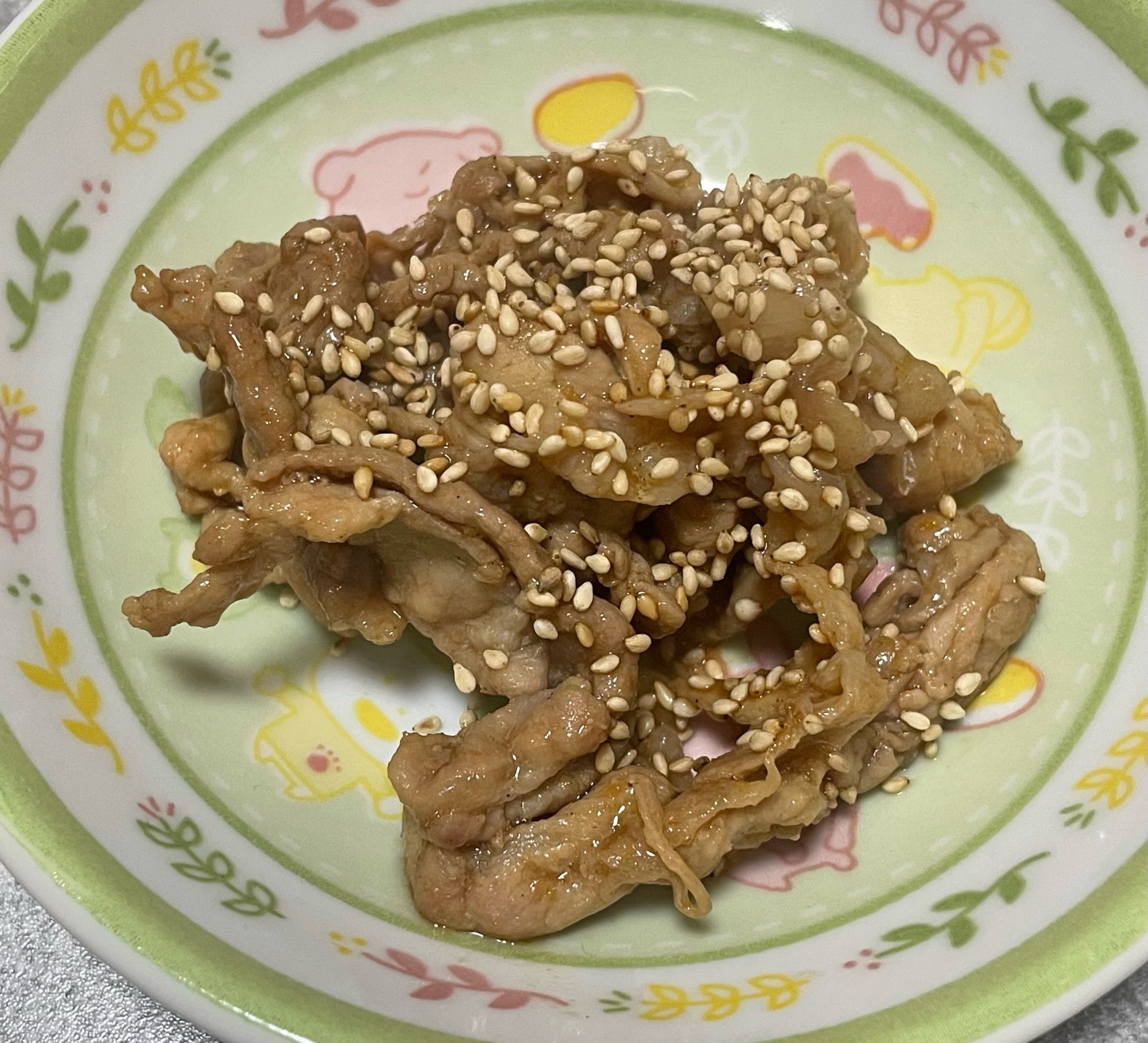 ごまをかけて食べる✨豚の焼肉のタレ焼き