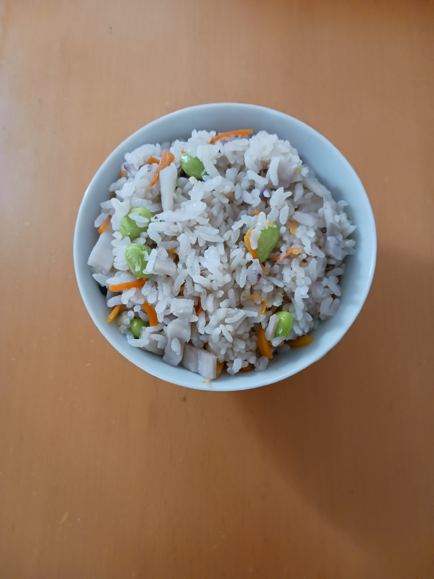 野菜の炊き込み雑穀ご飯
