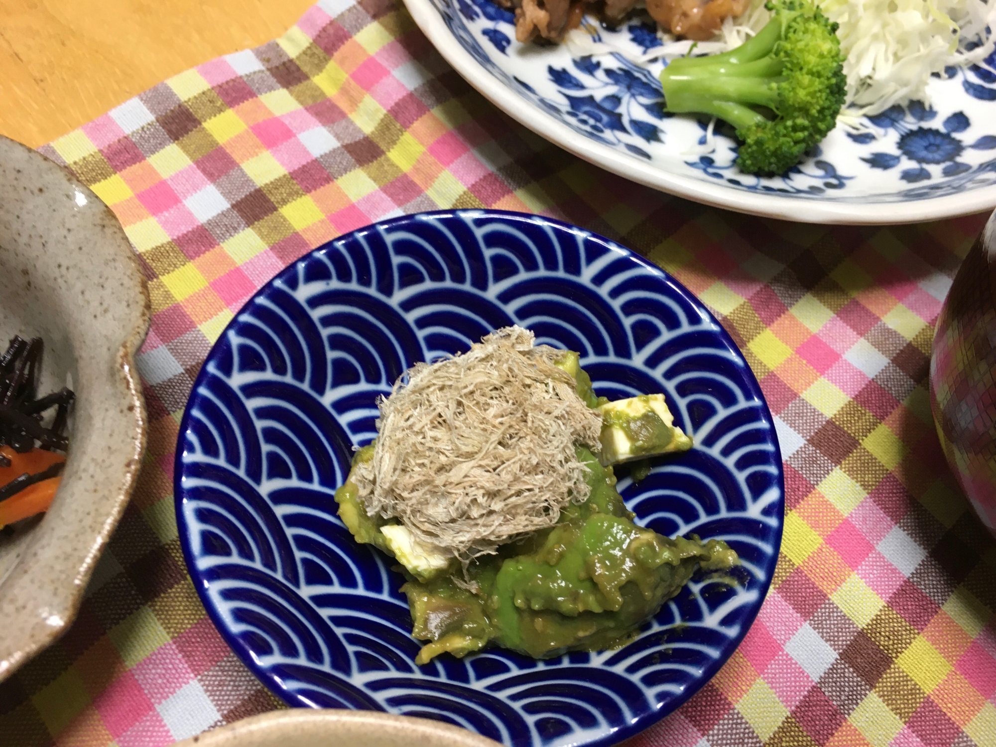 アボカドチーズのワサビ醤油とろろ昆布乗せ★糖質制限