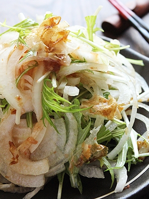 有機玉ねぎと有機梅肉のサラダ