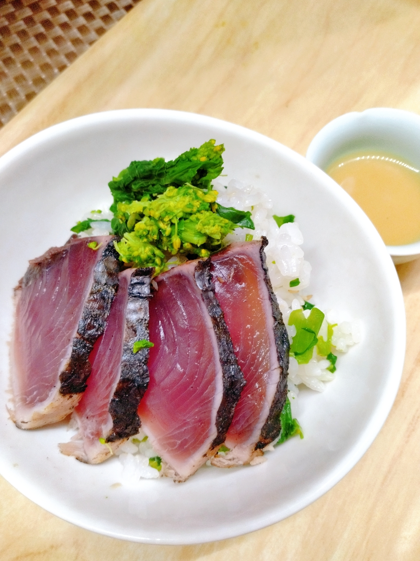 鰹のたたきの菜の花丼ぶり