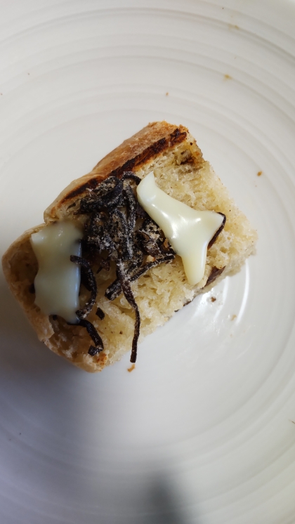 塩昆布のチーズトースト