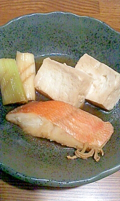 冷凍の金目鯛と豆腐の煮付け
