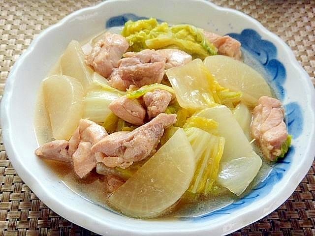 甘い冬野菜で♡大根と白菜鶏肉の鶏ガラスープ煮