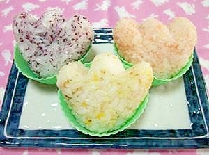 3色のお花のおにぎり レシピ 作り方 By ちい8718 楽天レシピ 3色のお花のおにぎり レシピ 作り方 By ちい8718 楽天レシピ