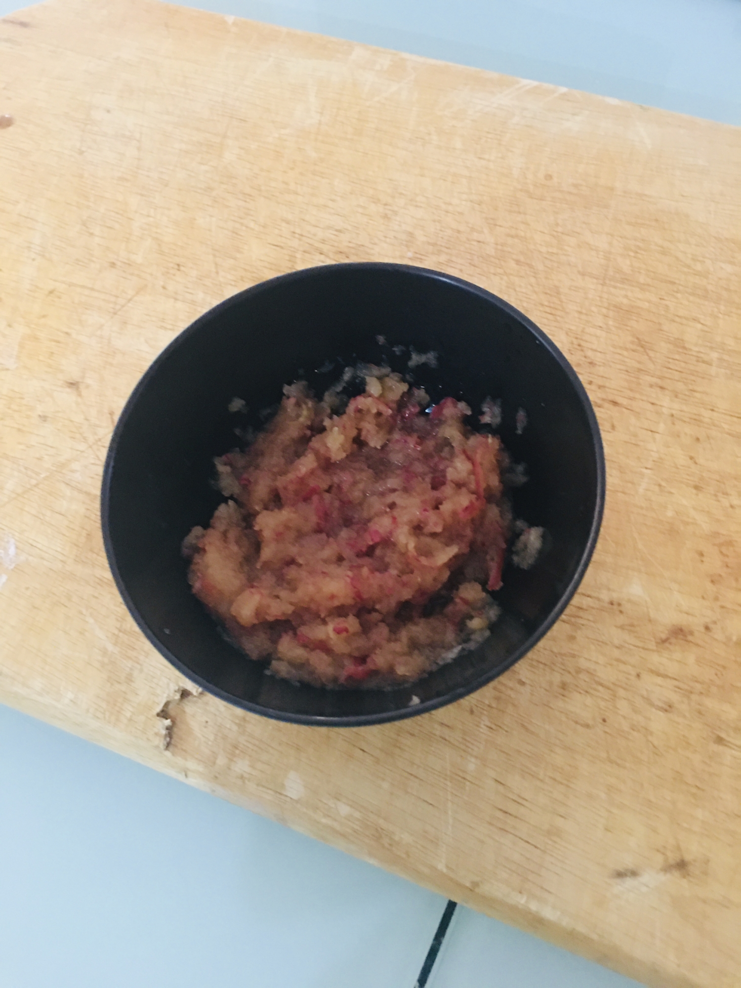 甘みと酸味、スパイスの効いたカレーの添え