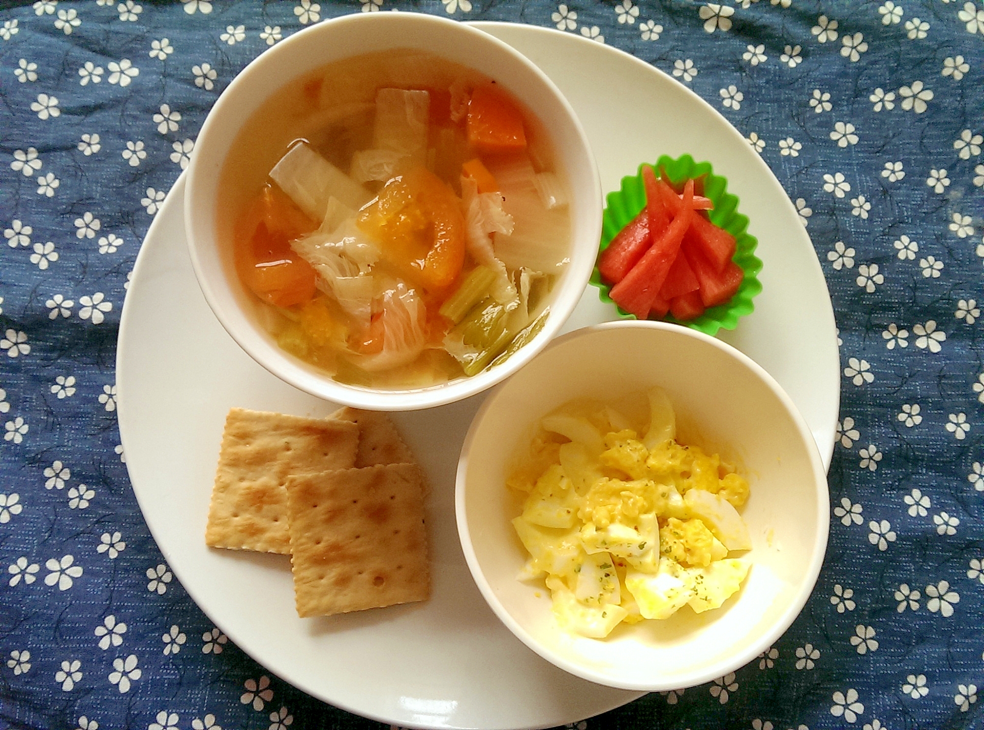 野菜スープとたまごディップのワンプレート