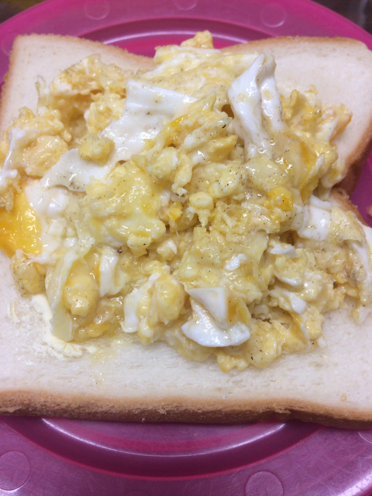 卵とチーズのパン