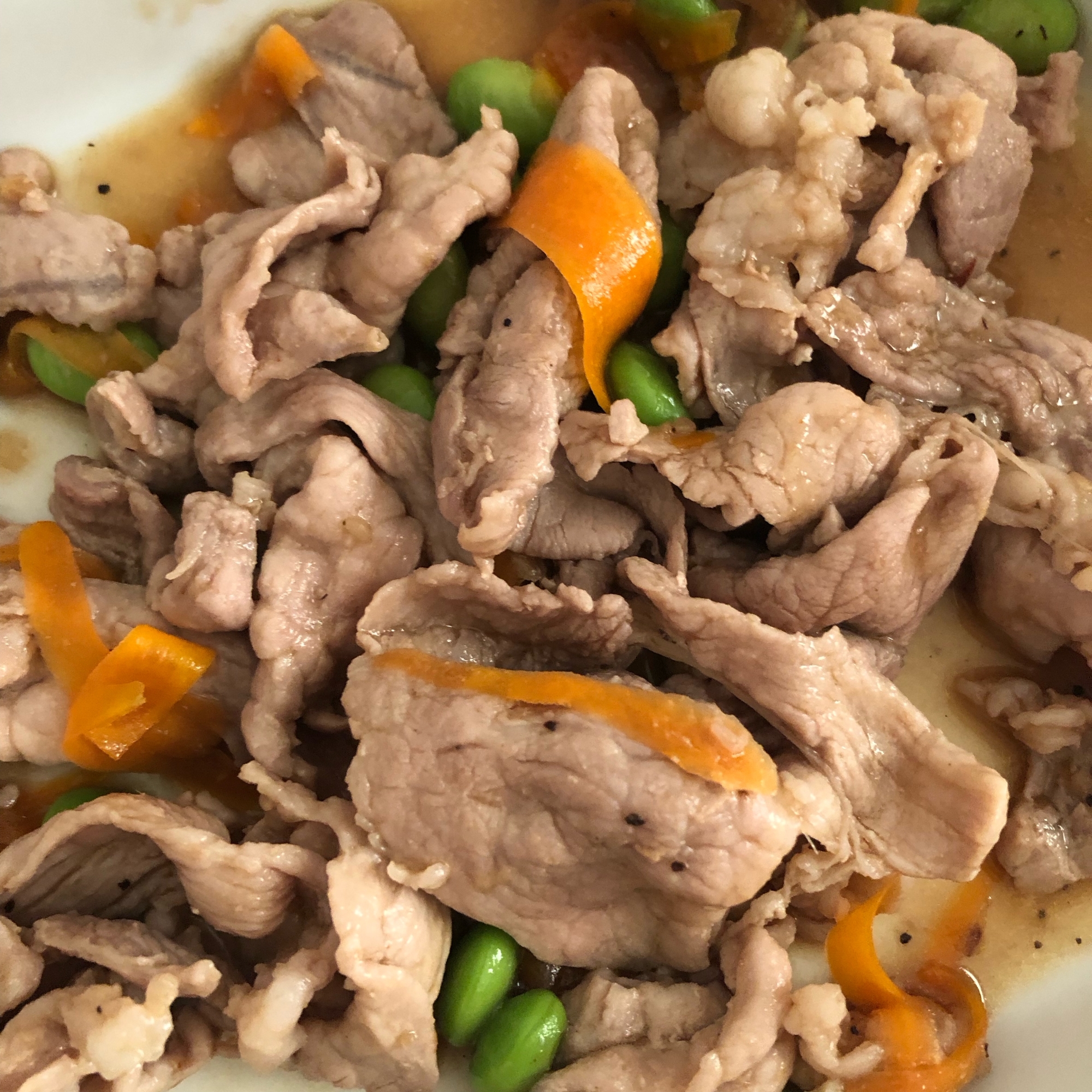 人参と枝豆で肉炒め